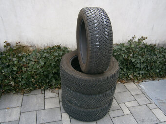 Predám 4x celoročné pneu Nokian SUV 225/60 R18 103VXL - 3