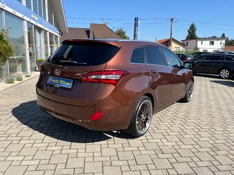 Hyundai i30 Hazel brown - 3