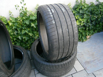 Predám 4x letné pneu Goodyear 2x 265/35 R21 2x 305/30 R21 - 3