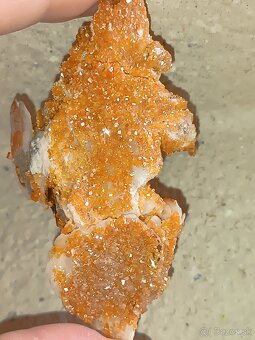 Minerál Vanadinit na baryte - 3