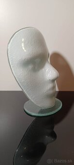 Ponúkam zaujímavú sklenenú plastiku tvár - 3