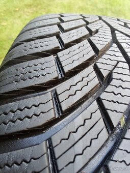 215/65 r17 zimné pneu.7,5 mm DOT.3723 - 3