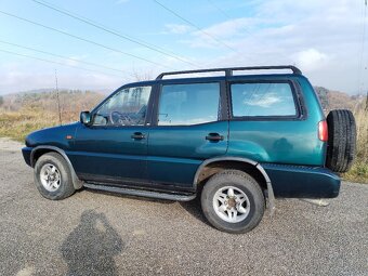 nissan terrano 2 2,7TD 74kw 4x4 - 3
