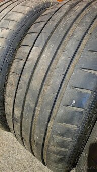 225/40 r18 - 3
