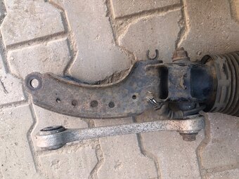 Audi Q7 - Predný pravý tlmic - 3