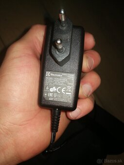 Predám nabíjačky AEG - 3