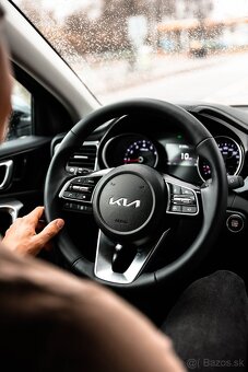Kia Ceed Hatchback, 1.5L, 118kW, 2022 - 3