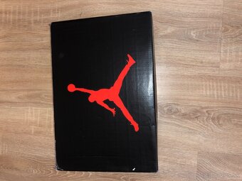Nike Air Jordan 4 'Black Cat' - 3