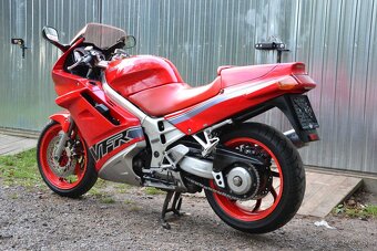 Honda VFR 750 RC36 - 3