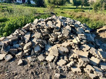 Zámková dlažba - neukladaná/použitá - 3