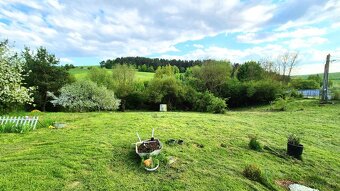 Ponúkame na predaj veľký pozemok na okraji obce. - 3