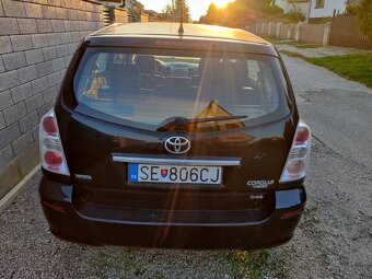 Toyota Corolla Verso - 3