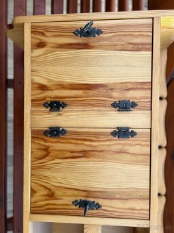 Starožitná skrinka - 3