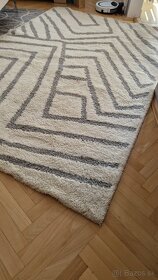 Vzorovaný koberec - 3