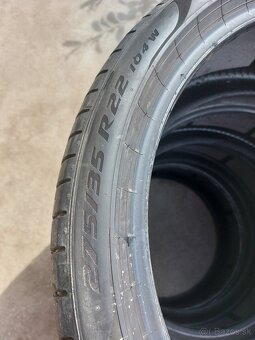 Pirelli 275/35 R22 - 3