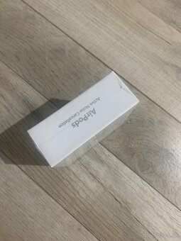 Apple AirPods 4 - 3