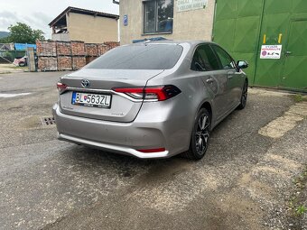 Corolla hybrid - 3