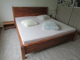 Dubová masívna posteľ Sofia + 2 nočné stolíky zdarma - 3