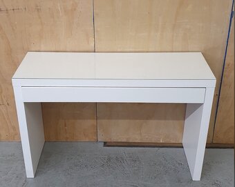 Kozmetický stolík IKEA Malm - 3