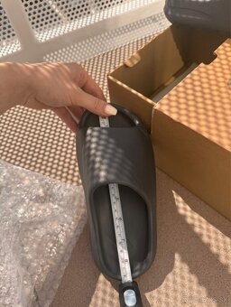 Yeezy slide onyx originál 39 - 3