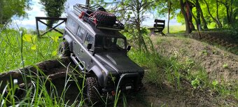RC Landrover Defender 1:8 - 3