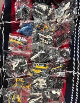 Lego Technic 42130 BMW M 1000 RR - 3