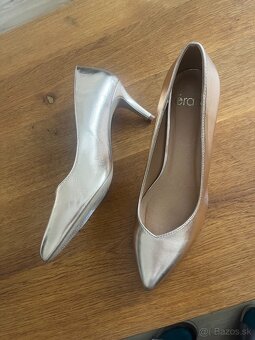 krasne zlate lodicky cislo 39 v 100% stave - 3