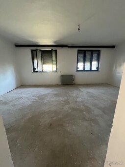 RODINNÝ DOM-V TOP LOKALITE TREBIŠOV - 3