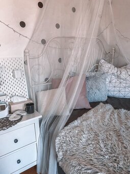 Biela kovová posteľ IKEA - 3