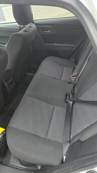 Predám toyota auris 1.8 hybrid - 3