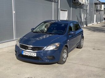 Predám KIA Ceed 1.4 2010 - 3
