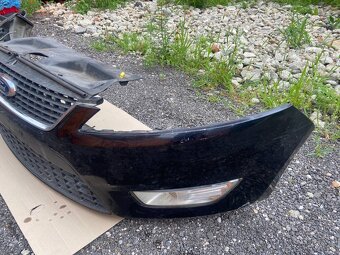 Predám predný nárazník Ford Mondeo mk4 2008 - 3