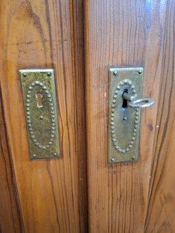 Starožitna skriňa - profesiálne zrepasovaná - 3