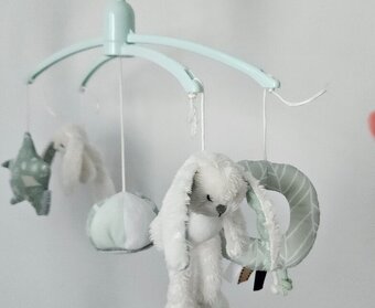 Detska postielka Ikea s matracom a hracim kolotocom Little d - 3