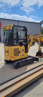 Minibagr CAT 301.8, rok výroby 2022, 563 motohodin, TOP - 3