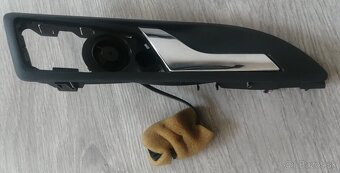 Predám vnútorné chrómové kľučky dverí škoda octavia II - 3