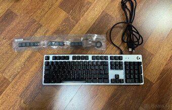Logitech G413 Silver - 3