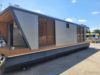 Hausbot 15.4 x 4.2m NEW Houseboat ZARIADENY - 3