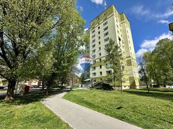 3-izbový za cenu 2-izbového - zrekonštruovaný kompletne zari - 3