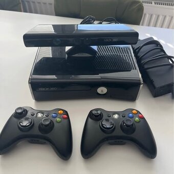 V cene Xbox 360, ovládače,Kinect a hry - 3