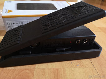Volume / modulation pedal Behringer FCV10 - 3