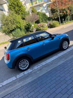 Mini Cooper Hatchback 1.5 TwinPower Turbo 6.st. manuál - 3