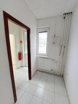 Prenajmemem administratívno obch. priestor v Bratislave Rači - 3