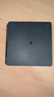 PlayStation 4 Slim 500GB - 3