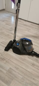 predám vysávač 850W - 3