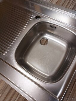 Nerezový kuchynský drez - 3