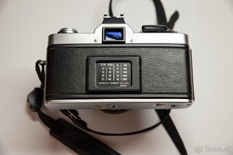 Minolta XG-9 a Rokkor 28mm 3.5f - 3
