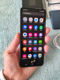 Samsung Galaxy Z Flip 5 256GB,8GB RAM - 3