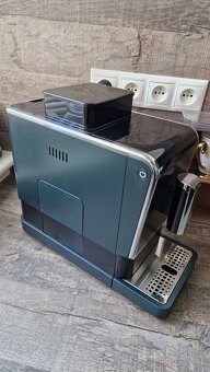 Predám automatický kávovar Tchibo Esperto Caffé, zelený - 3