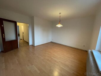 NA PREDAJ 3 IZBOVÝ BYT + PODKROVIE NAD BYTOM V CENTRE ŽILINY - 3